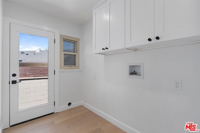 7248 W 88th Place, Los Angeles CA: https://media.crmls.org/mediaz/466a64be-c515-4442-8d29-30593d04ff5b.jpg