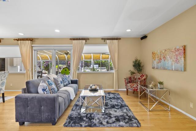4301 Norris Rd, Fremont CA: https://media.crmls.org/mediaz/466a6b5c-3581-48e8-b50f-7d7b94c595db.jpg