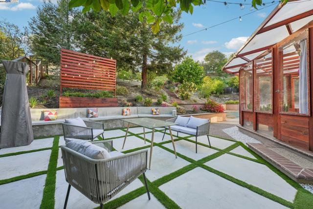8244 Brittany Dr, Dublin CA: https://media.crmls.org/mediaz/466a8625-d2c0-4d6c-a009-29c2b8a218ab.jpg