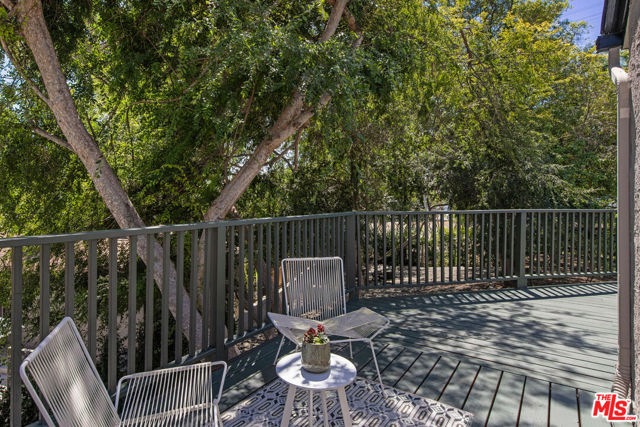 1327 Brampton Road, Los Angeles CA: https://media.crmls.org/mediaz/466aa832-89ed-4dfa-a912-7787ebf7e1ee.jpg