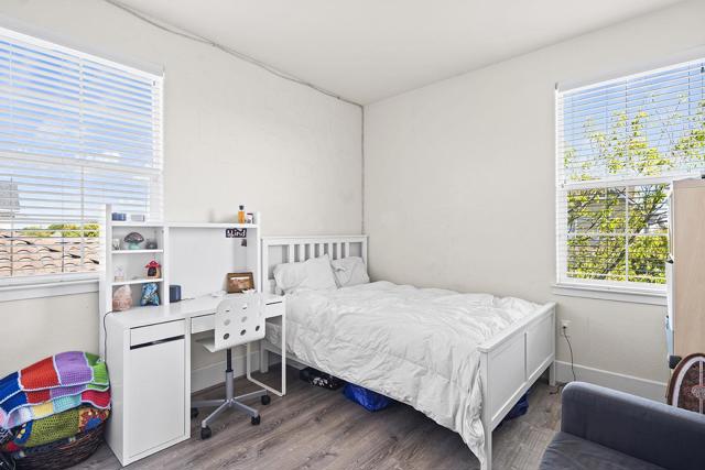13326 Warren Avenue,  CA: https://media.crmls.org/mediaz/466aac15-b1e8-4bd3-8194-03498f44a955.jpg