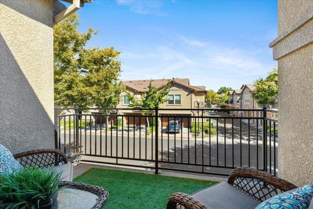 3301 N Park Drive, Sacramento CA: https://media.crmls.org/mediaz/466b74be-d7d0-4bcc-8fac-92f1e055694e.jpg