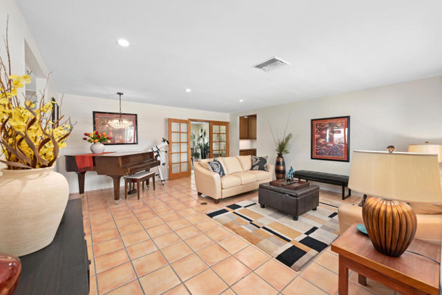 8395 Emerson Avenue, Yucca Valley CA: https://media.crmls.org/mediaz/466c56d0-6498-41f4-8bad-a46a03fc789e.jpg