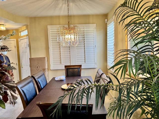 1012 Baltusrol Rd, Livermore CA: https://media.crmls.org/mediaz/466c9111-7347-4f46-a09f-c38d0770a7cb.jpg
