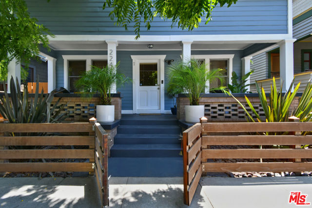 224 Horizon Avenue, Venice CA: https://media.crmls.org/mediaz/466d29ab-a956-40d6-95b4-0ac9616e12be.jpg