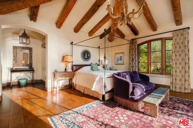 1915 Monte Alegre Drive, Carpinteria CA: https://media.crmls.org/mediaz/466d5fef-ec85-4ed9-8d29-9111bd915f61.jpg