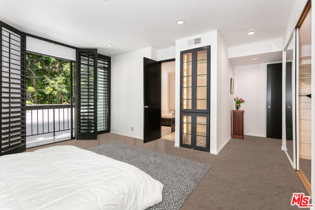 9033 Vista Grande Street, West Hollywood CA: https://media.crmls.org/mediaz/466e2e88-73b6-4e20-877c-447326f39a48.jpg