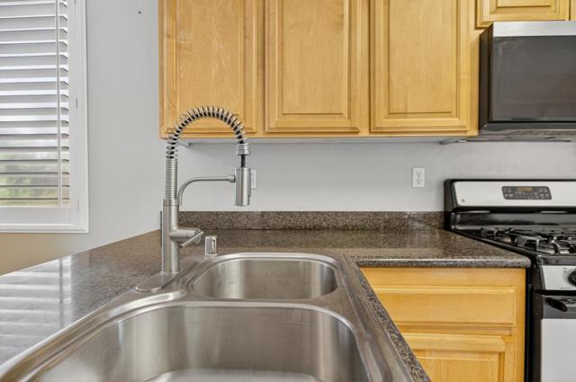 5817 Spring Flower Drive, Elk Grove CA: https://media.crmls.org/mediaz/466e3077-13b0-4ada-aadc-d39d8880ab93.jpg