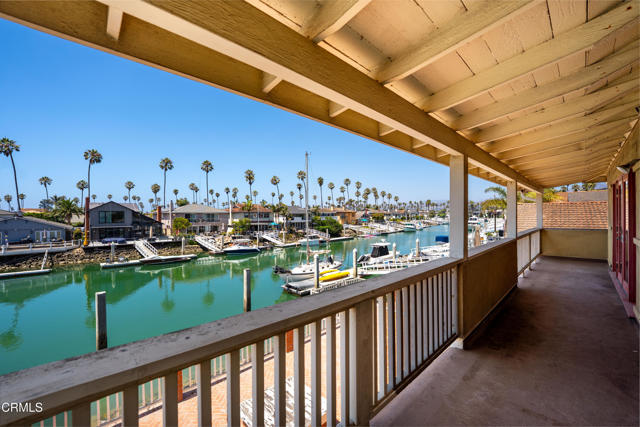 2851 Seahorse Avenue, Ventura CA: https://media.crmls.org/mediaz/466ed6a1-4274-47bf-8378-3274ef6182e7.jpg
