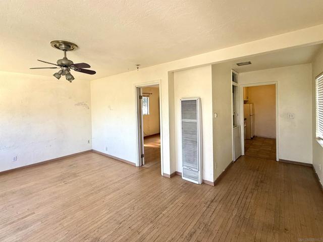 2315 Berry St, Lemon Grove CA: https://media.crmls.org/mediaz/466ed999-b1ac-4d72-81ee-d298f8e1e457.jpg