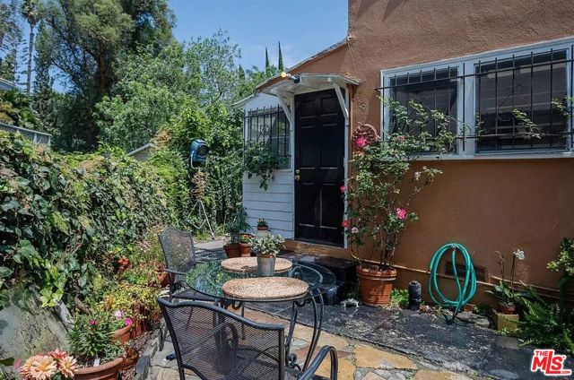 2146 Holly Drive, Los Angeles CA: https://media.crmls.org/mediaz/466ee82c-8246-4cfd-89ff-b42e3ca69004.jpg