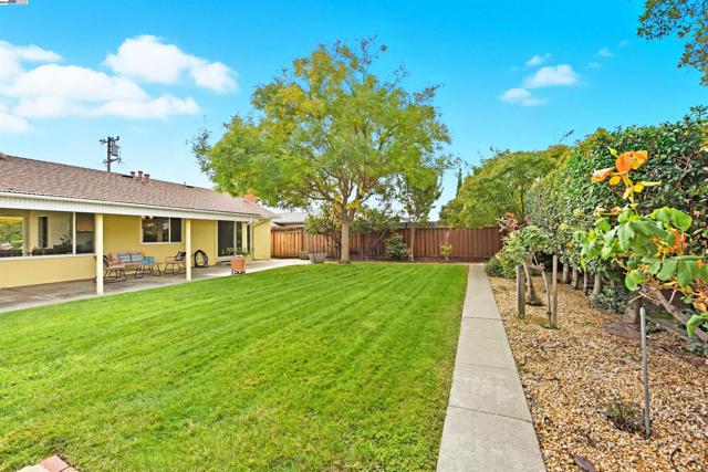 Image 38 of 41 For 5169 Lawler Ave