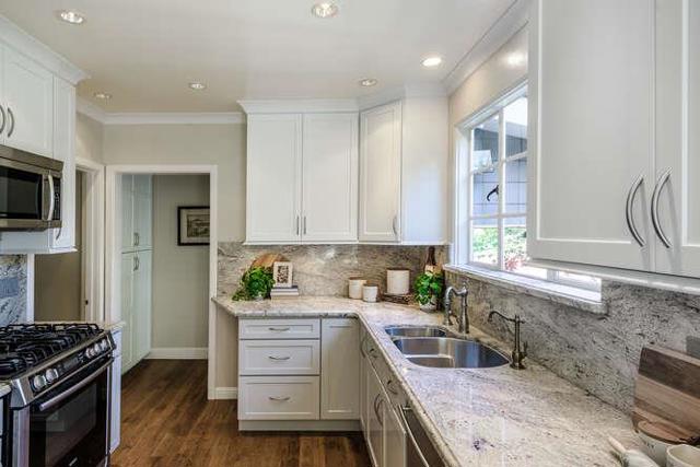 229 Aragon Boulevard, San Mateo CA: https://media.crmls.org/mediaz/466f5f4f-537d-4084-9fc3-9d199866e9e4.jpg