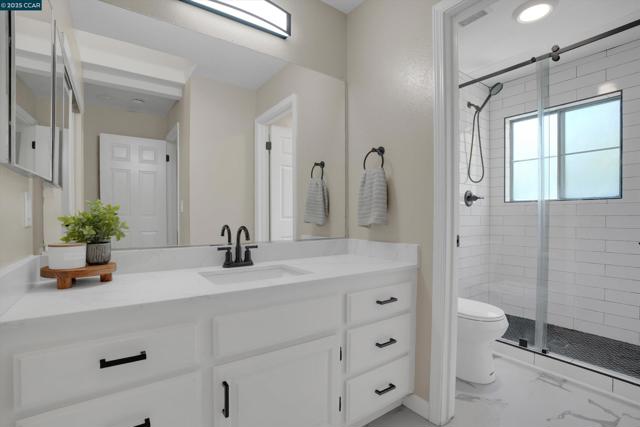 235 Pebblecreek Ct, Martinez CA: https://media.crmls.org/mediaz/466f74c9-80b0-4d06-aeb6-cd79e4f2508a.jpg