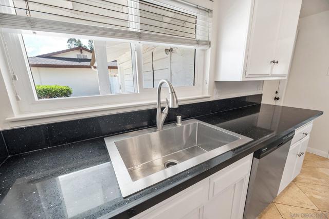 12091 Lomica Dr, San Diego CA: https://media.crmls.org/mediaz/4670273e-7b38-4127-a065-3346e6121db2.jpg