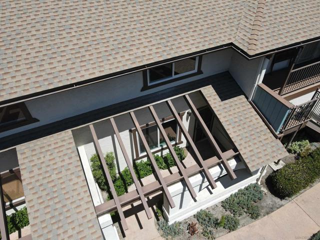 9793 Caminito Cuadro, San Diego CA: https://media.crmls.org/mediaz/46702751-35a8-4312-89db-c86c169c539a.jpg