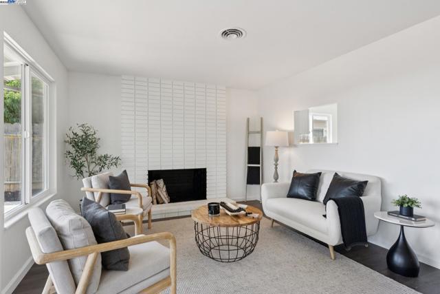 1165 Amend St, Pinole CA: https://media.crmls.org/mediaz/46706dfd-f338-4b34-8ec0-ed40c048c6a2.jpg