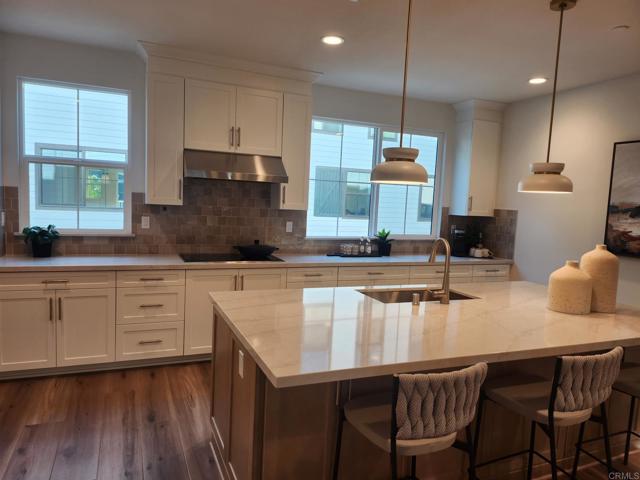 Detail Gallery Image 3 of 24 For 2536 Elderberry Ln, Carlsbad,  CA 92008 - 4 Beds | 3/1 Baths