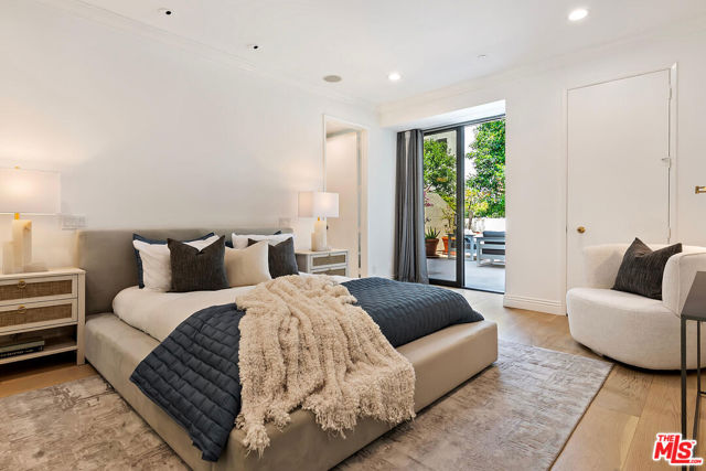 2102 Century Park Lane, Los Angeles CA: https://media.crmls.org/mediaz/46710b52-018e-4dd2-b7b8-f468d03ac688.jpg