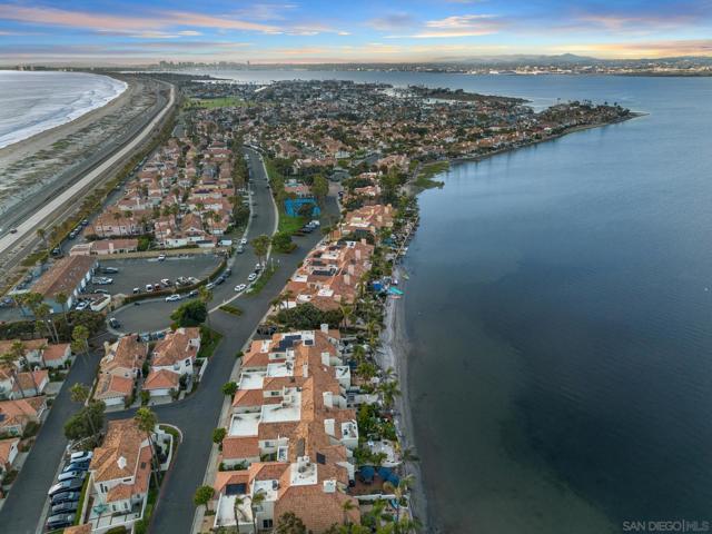59 Tunapuna Ln, Coronado CA: https://media.crmls.org/mediaz/46712df2-3147-44ff-ba63-cfd0db5e3c7f.jpg