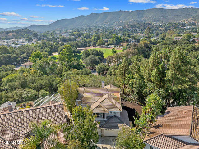 1636 Meadowglen Court, Newbury Park CA: https://media.crmls.org/mediaz/46716485-660b-4042-a511-a462c55768df.jpg