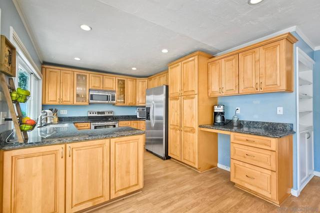 17521 Hada Dr, San Diego CA: https://media.crmls.org/mediaz/4672713a-7061-43d8-9f58-7f50fb2648ac.jpg
