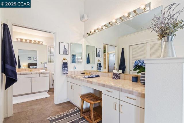 2323 Grosvenor Heights Ct, Livermore CA: https://media.crmls.org/mediaz/46727919-0874-46d4-ade0-da9bf13a6712.jpg