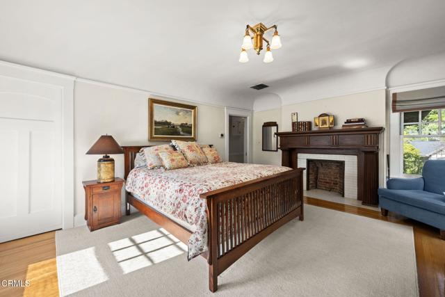 412 Oaklawn Avenue, South Pasadena CA: https://media.crmls.org/mediaz/467364aa-5730-431b-8b4e-abba59a7255d.jpg