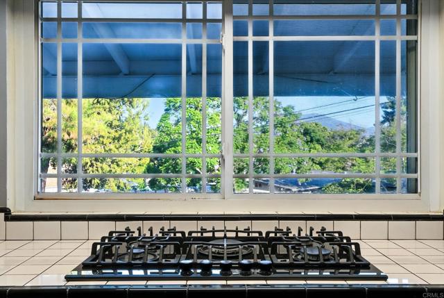 Detail Gallery Image 8 of 37 For 10150 Sierra Madre Rd, Spring Valley,  CA 91977 - 4 Beds | 3 Baths