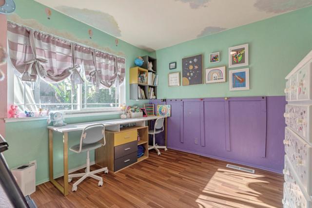 Image 26 of 46 For 4253 Rosenbaum Avenue