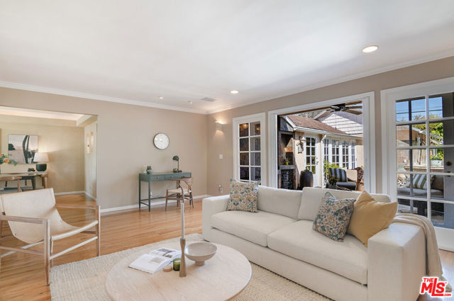 3200 Federal Avenue, Los Angeles CA: https://media.crmls.org/mediaz/4673c8cd-a3dd-415b-8361-b08c4b69c7a0.jpg