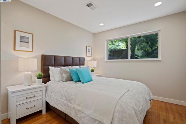 2371 Mallard Dr, Walnut Creek CA: https://media.crmls.org/mediaz/467432d6-351c-4182-9ebe-f9386379f829.jpg