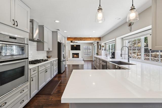 9233 Lethbridge Way, San Diego CA: https://media.crmls.org/mediaz/4674abda-fe75-4eb5-bc23-5e069e82c6ef.jpg