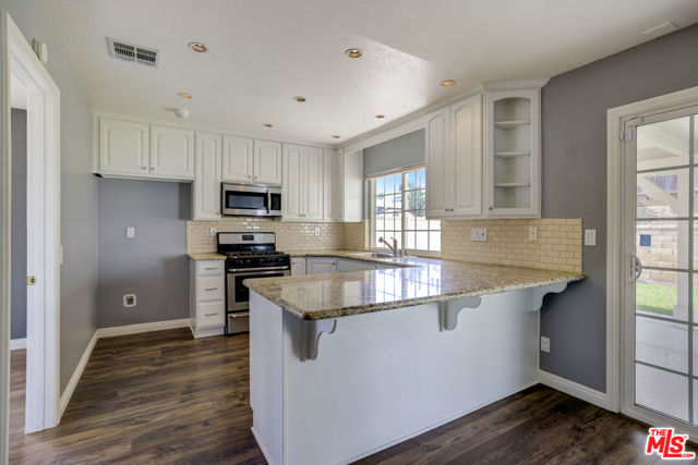 1707 Summerfield Street photo 4
