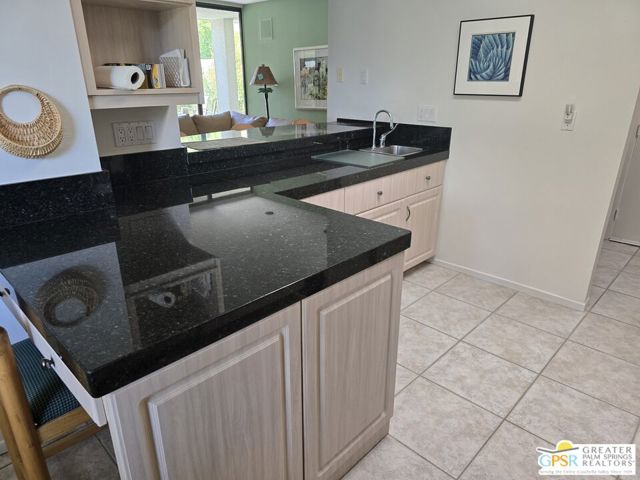 1445 Via Isla, Palm Springs CA: https://media.crmls.org/mediaz/4674be75-ab9f-44dc-a6f4-34bab809acd0.jpg
