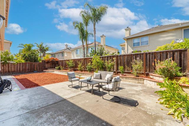 336 Arrowhead Way, Hayward CA: https://media.crmls.org/mediaz/46759dad-0eb0-421f-9044-dbae7c83018b.jpg
