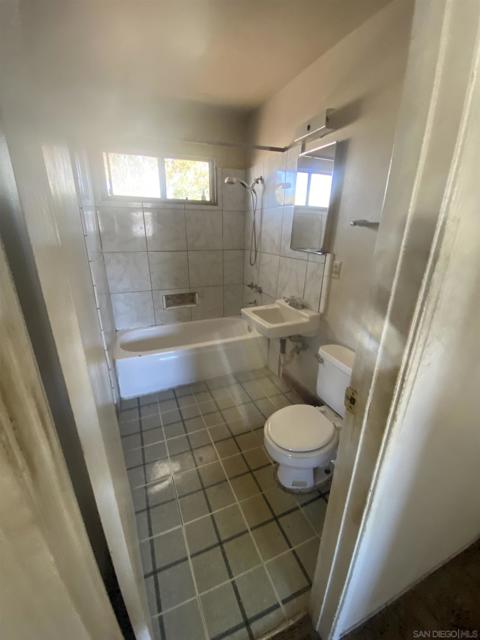 4970 Mable Way, San Diego CA: https://media.crmls.org/mediaz/46762be1-d95a-42d7-aea0-ec6451b7117c.jpg