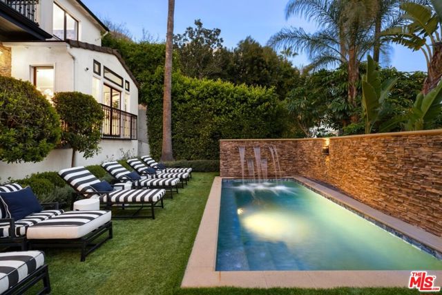 1472 N Kings Road, West Hollywood CA: https://media.crmls.org/mediaz/46765734-2367-4071-bc4c-9cbd179ac53a.jpg
