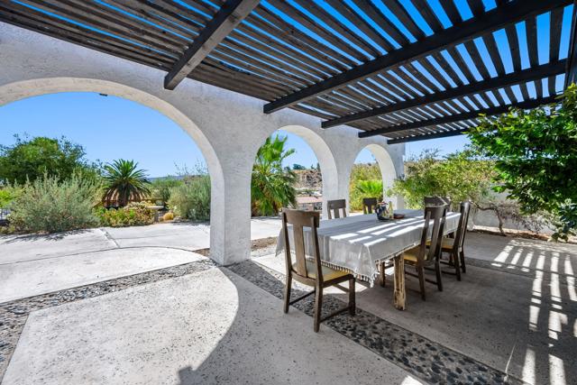 7616 Fairway Drive, Yucca Valley CA: https://media.crmls.org/mediaz/467669a8-da02-4307-86c3-262bc9a7a961.jpg