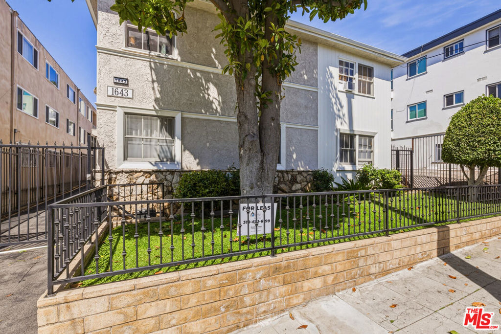 1643 N Formosa Avenue #5