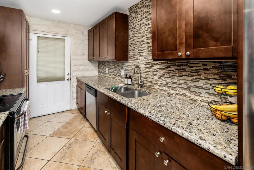 2544 Navarra Dr - photo 11