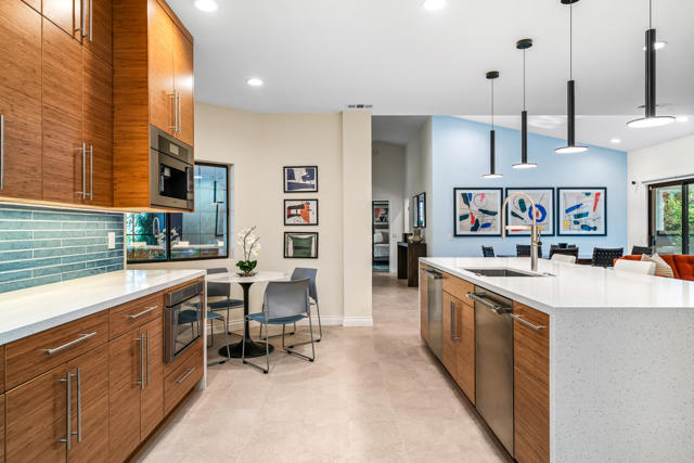 1399 N ViA Donna, Palm Springs CA: https://media.crmls.org/mediaz/46779f0c-a165-45b5-aca8-85138ac58c43.jpg