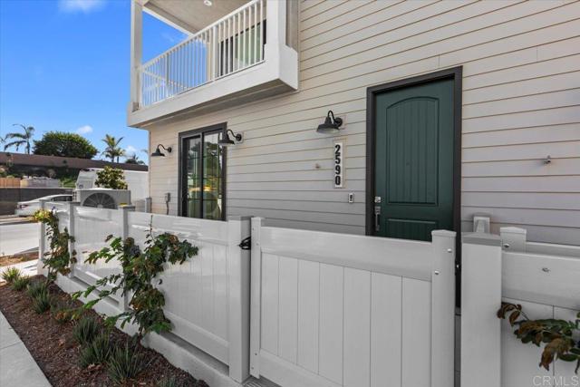 Detail Gallery Image 7 of 35 For 2590 Broom Ln, Carlsbad,  CA 92008 - 4 Beds | 3/1 Baths