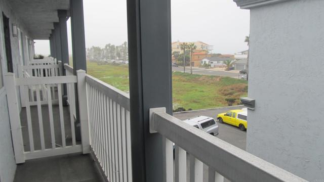 1111 Seacoast, Imperial Beach CA: https://media.crmls.org/mediaz/4678a17d-87e1-48c9-9acd-987a0fcef664.jpg