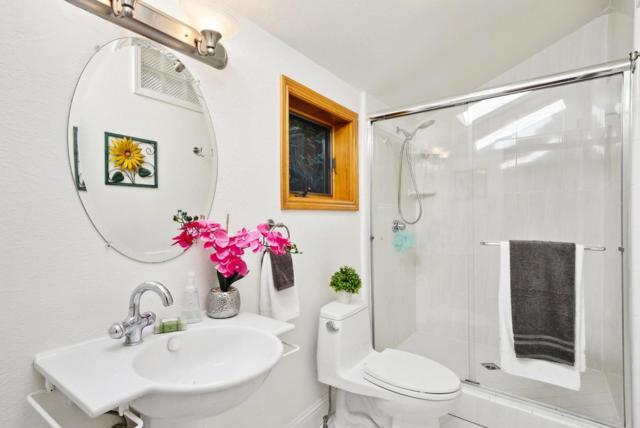 21386 Sunnyside Road, Los Gatos CA: https://media.crmls.org/mediaz/4678b093-e665-4148-89b7-f6ec3eff2642.jpg