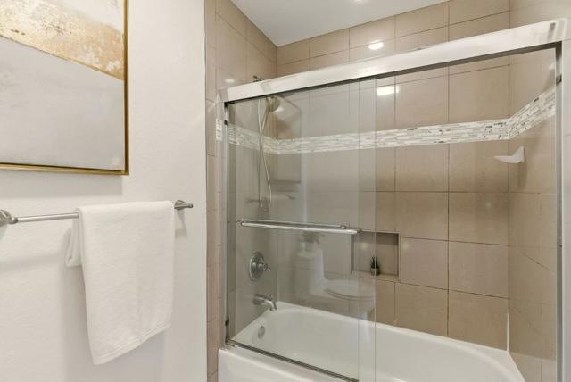 830 Portwalk Place, Redwood City CA: https://media.crmls.org/mediaz/46798747-4953-40f7-9f30-01ae032ba8d0.jpg
