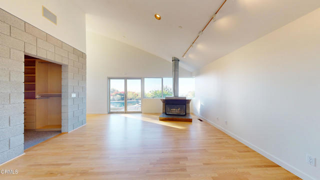 Detail Gallery Image 9 of 20 For 1602 Woodglen Ln, Altadena,  CA 91001 - 3 Beds | 3 Baths