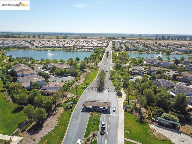 8065 Westport Circle, Discovery Bay CA: https://media.crmls.org/mediaz/467ac94a-75e7-4181-8b1c-0a905fc3643c.jpg