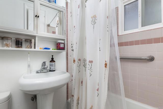 Detail Gallery Image 13 of 27 For 201 C Ave, Coronado,  CA 92118 - – Beds | – Baths