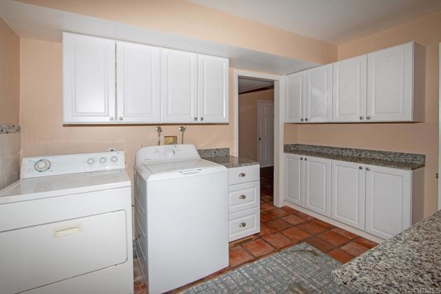 Detail Gallery Image 25 of 60 For 1330 Sugarbush Dr, Vista,  CA 92084 - 4 Beds | 3 Baths